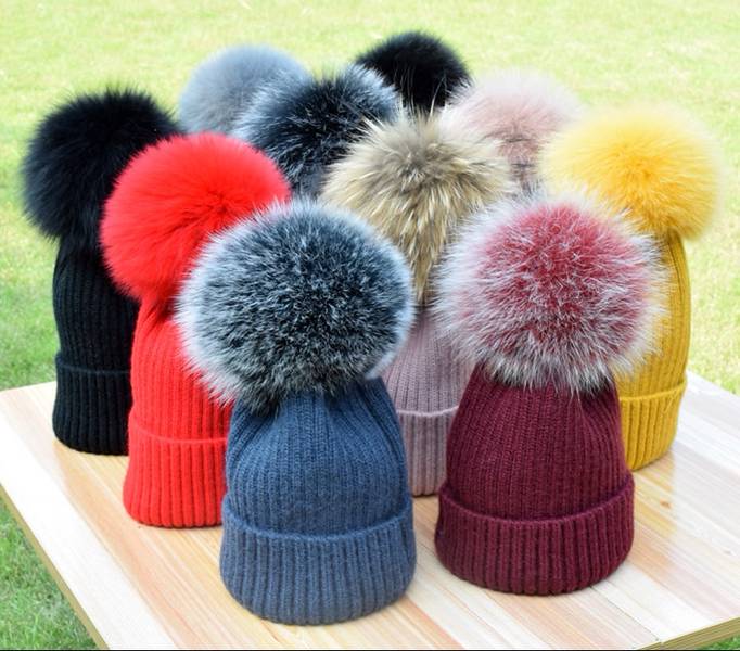 Big Pom Pom Wine red
